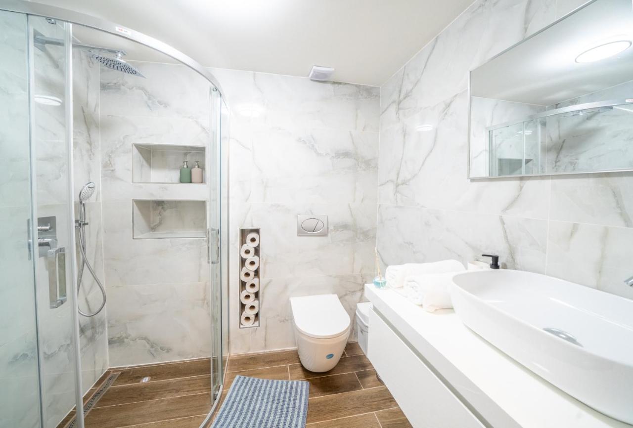 Exclusive Apartment With A View Of Prague Castle And Vltava River מראה חיצוני תמונה